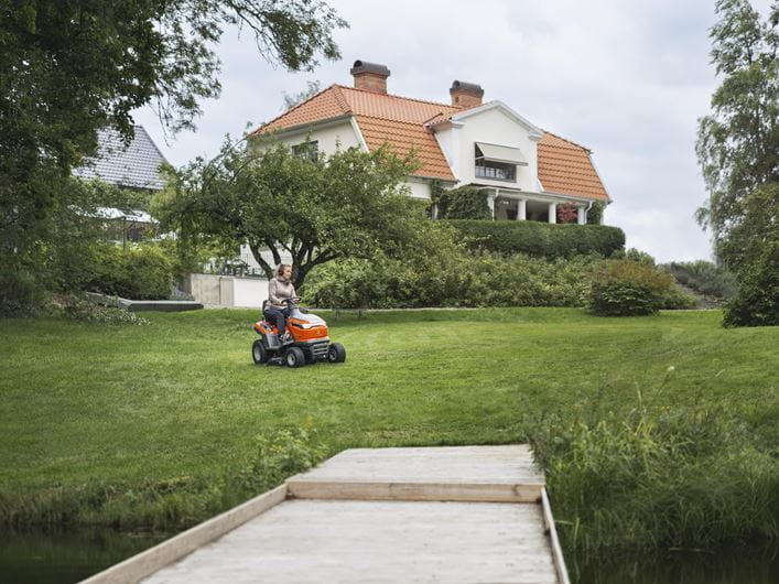 Husqvarna TS 112 Ride On Garden Tractor